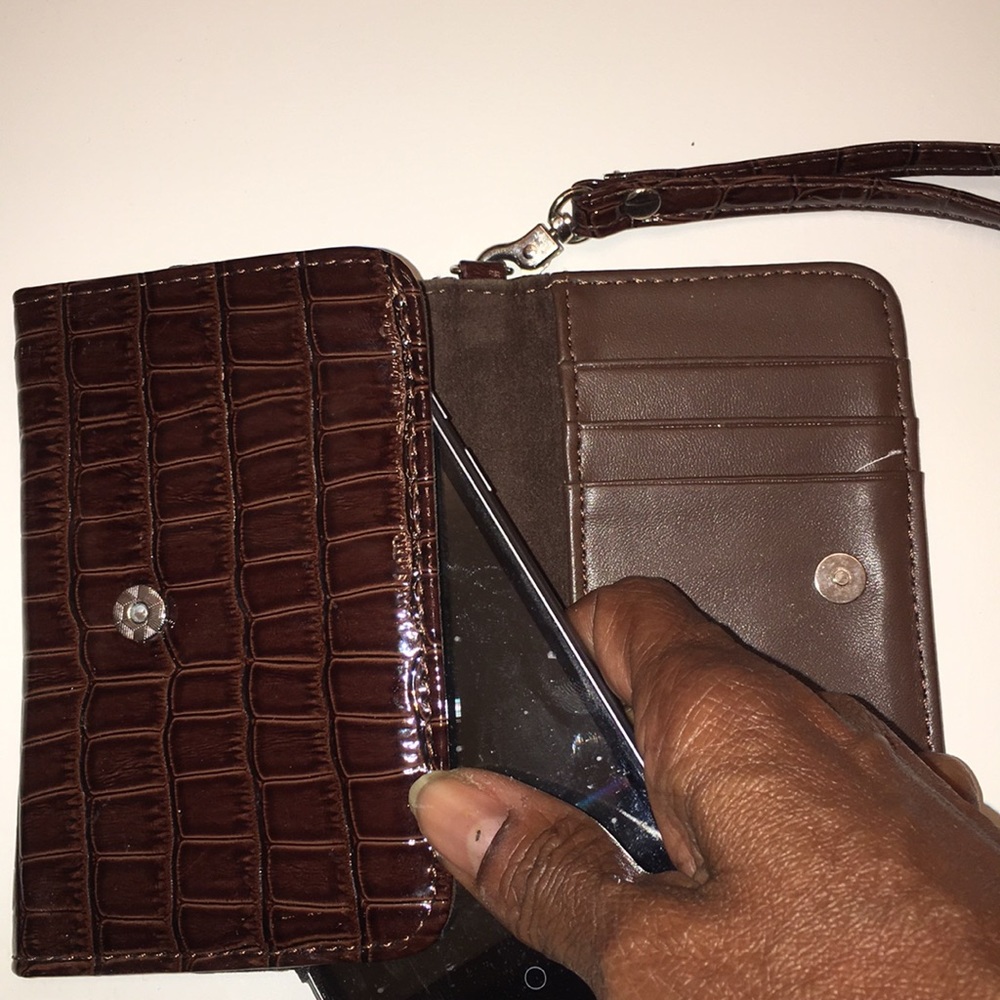 Phone holder wristlet